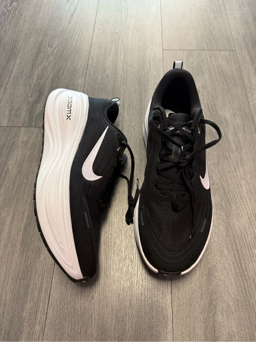 Men’s Size 14 WIDE Nike Vomero Plus Black White Wide Running Shoes IH3251-120